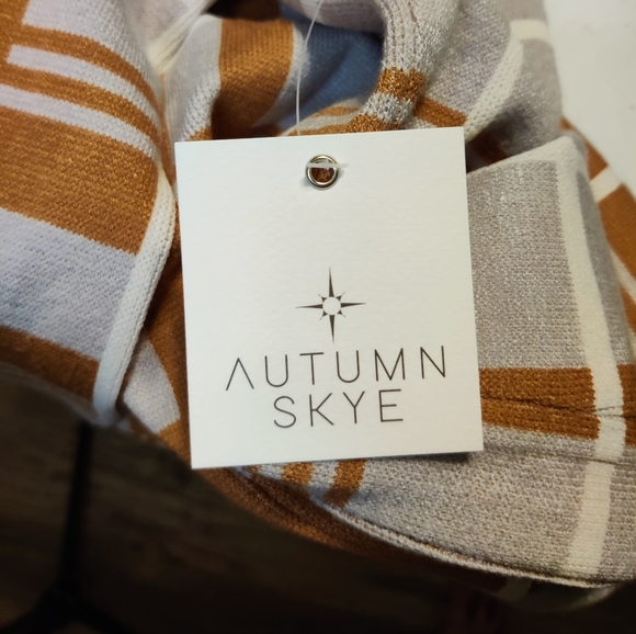 NWT Autumn Skye Tan, Grey and white Plaid Long Cardigan size Small - Picture 4 of 4